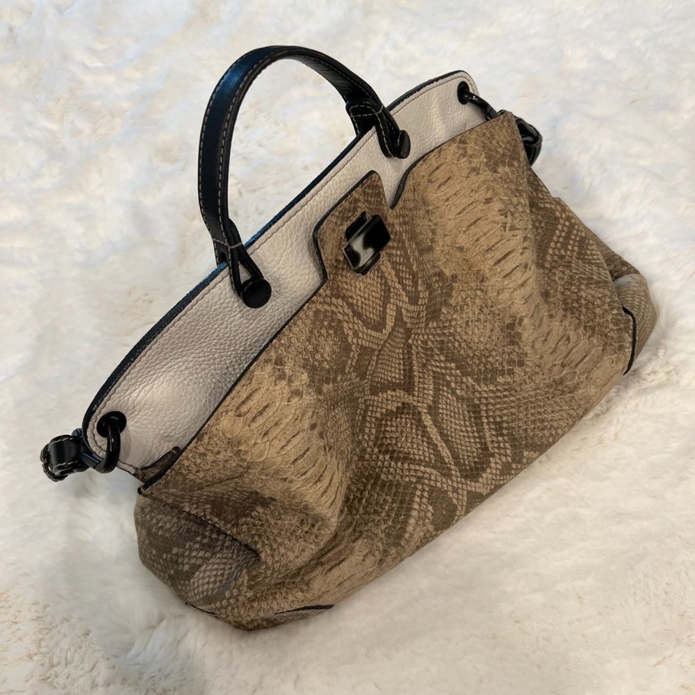 Handles and Shoulder tote leather Furla Bag